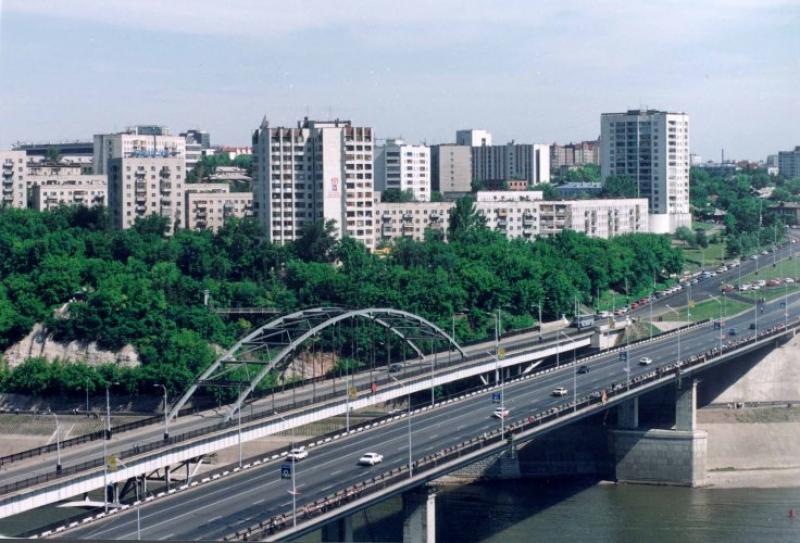 Доли рынка новых легковых автомобилей наиболее массовых брендов в городах России с населением от 1 млн.  до 500 тысяч человек