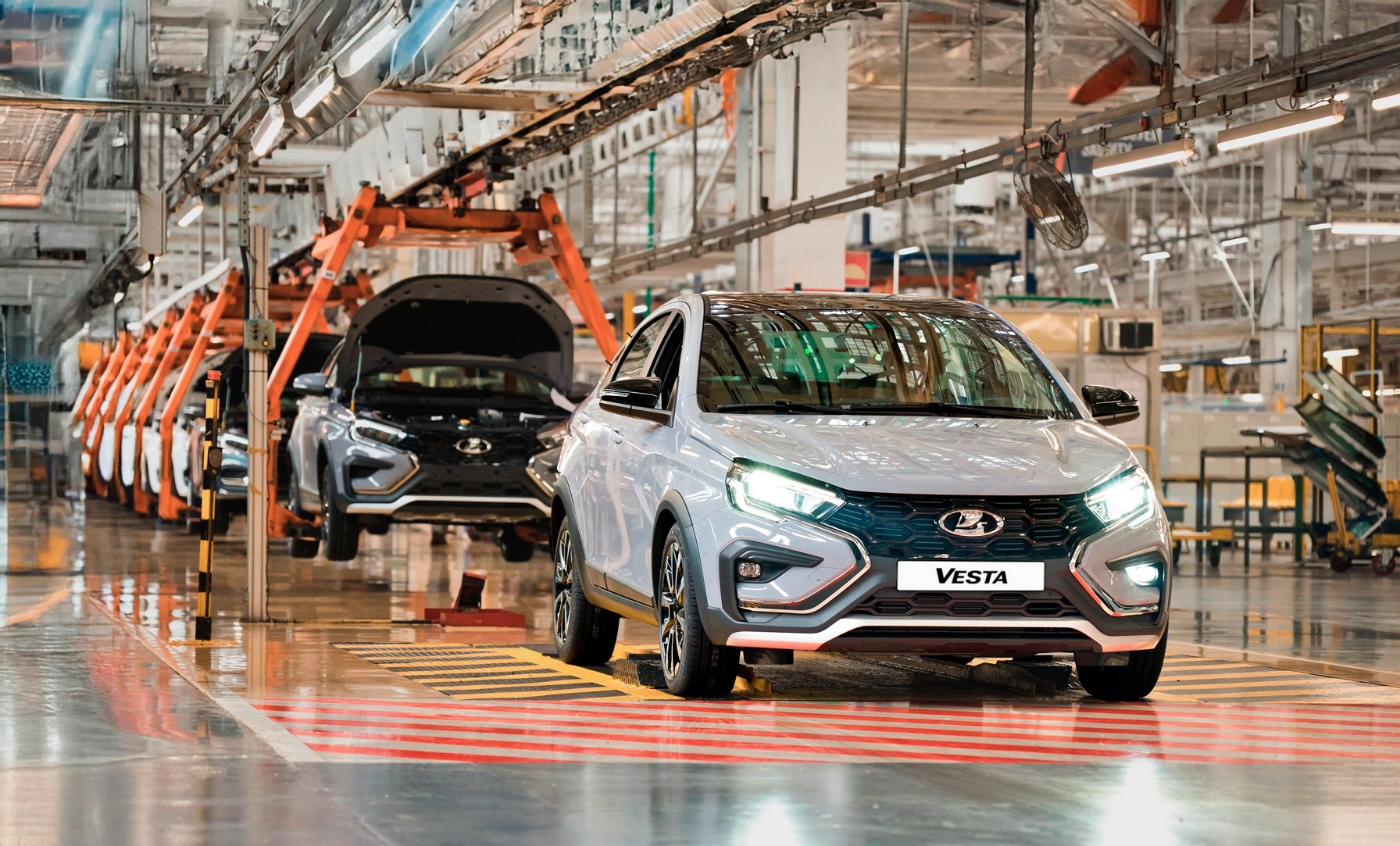 Lada Vesta получила климат-систему и Lada Connect